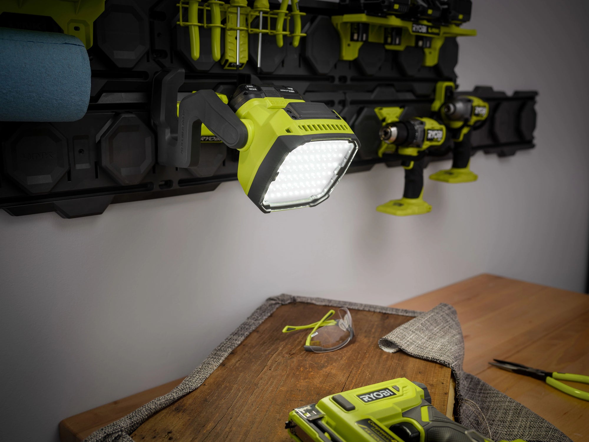18V ONE+ Hybrid LED Work Light