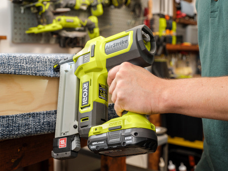 18V ONE+ AirStrike 18GA Narrow Crown Stapler Kit