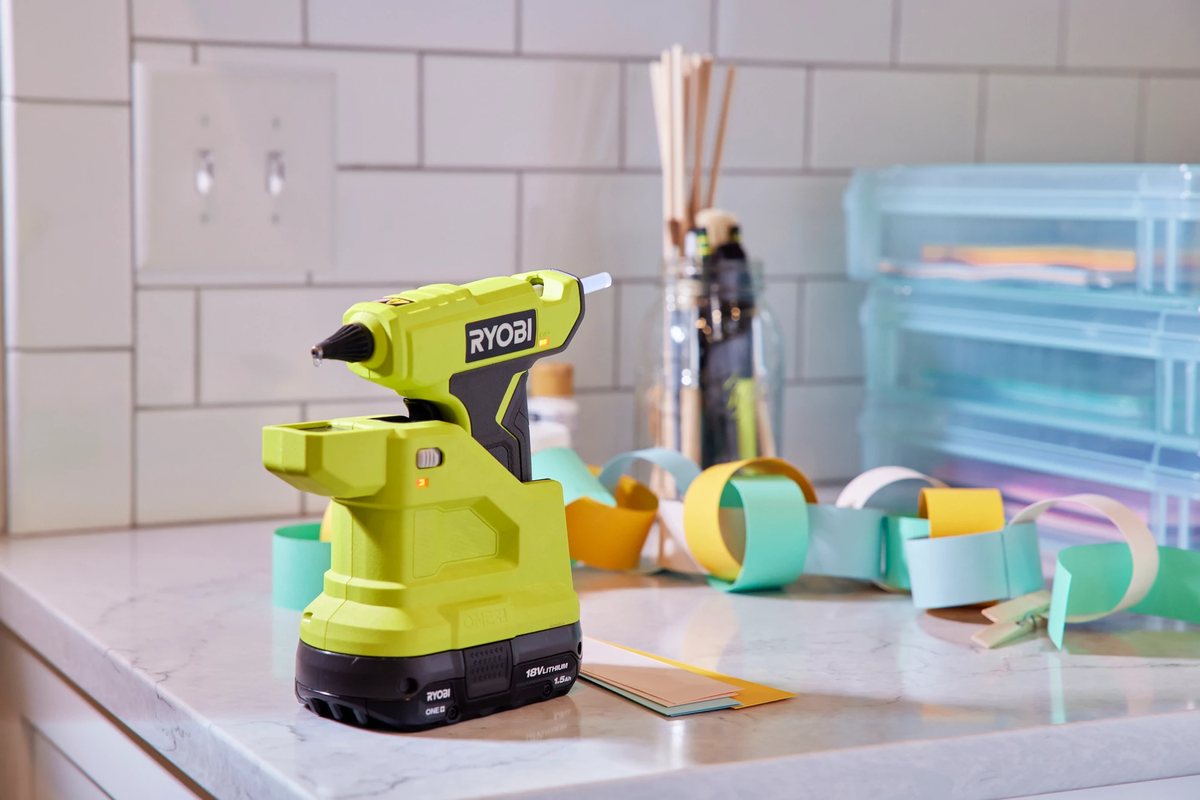 18V ONE+ Compact Glue Gun Kit