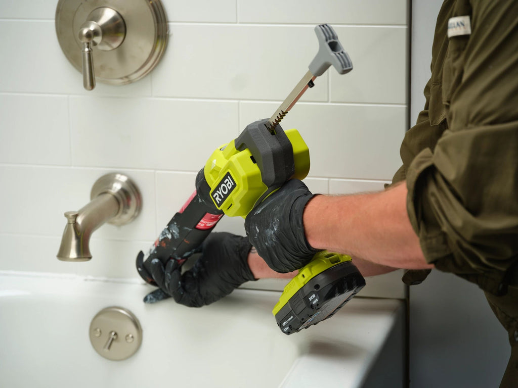 18V ONE+ 10 oz. Caulk and Adhesive Gun Kit