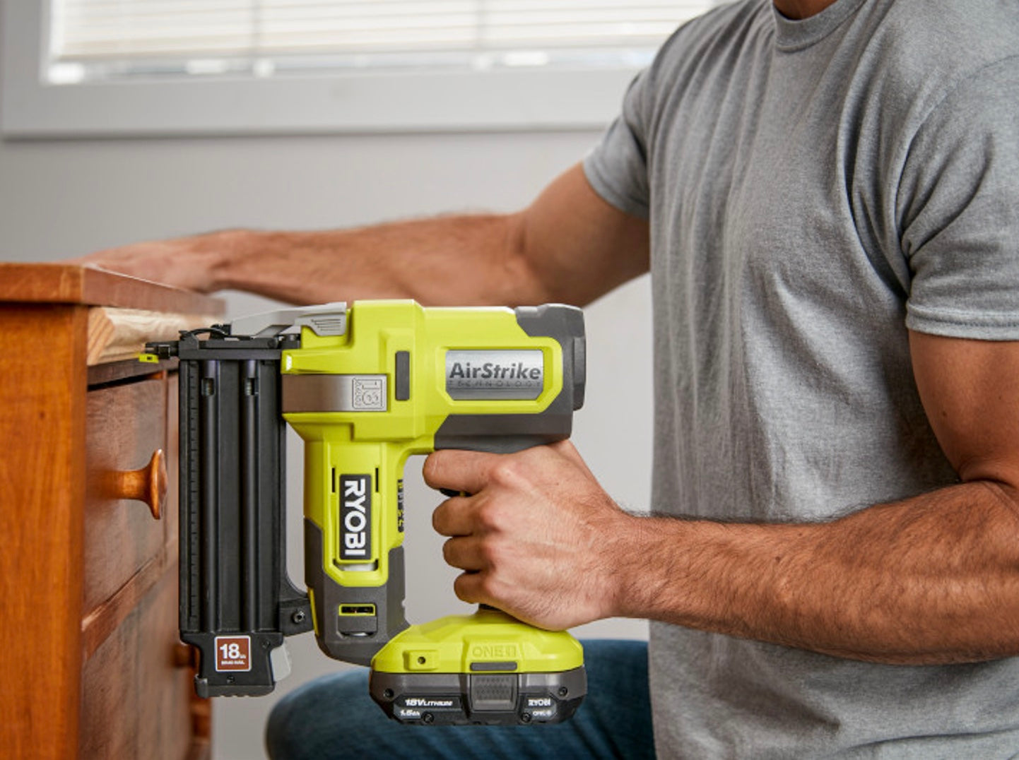 18V ONE+ AirStrike 18GA Brad Nailer Kit