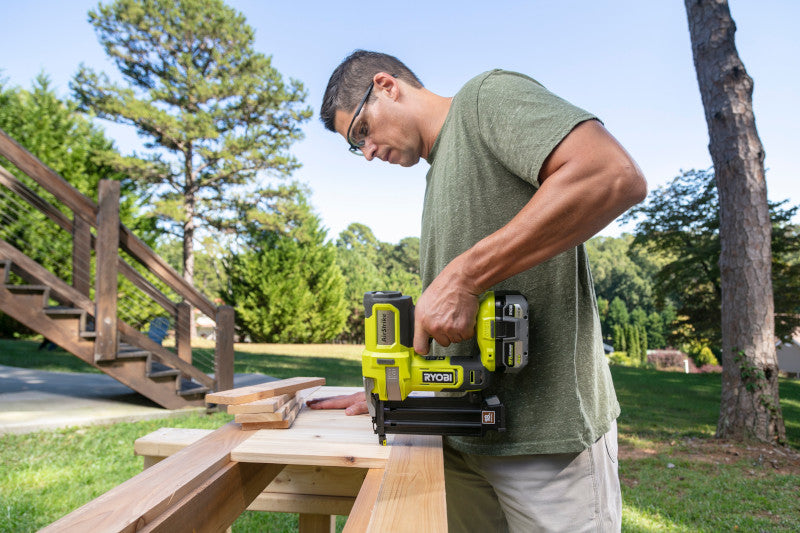 18V ONE+ AirStrike 18GA Brad Nailer Kit