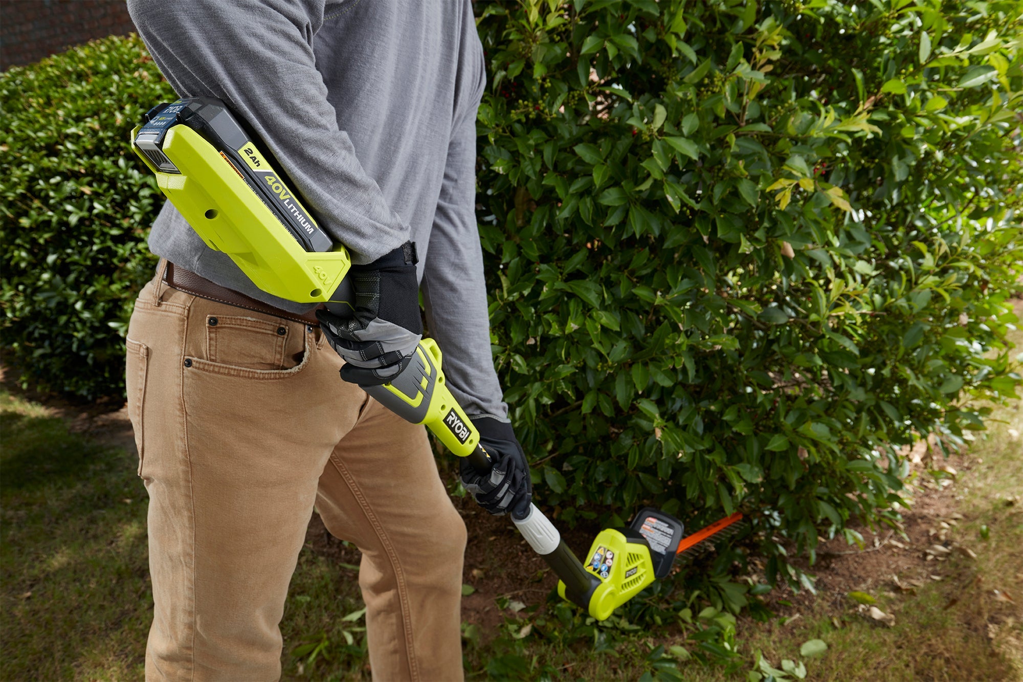 40V 18" Pole Hedge Trimmer Kit