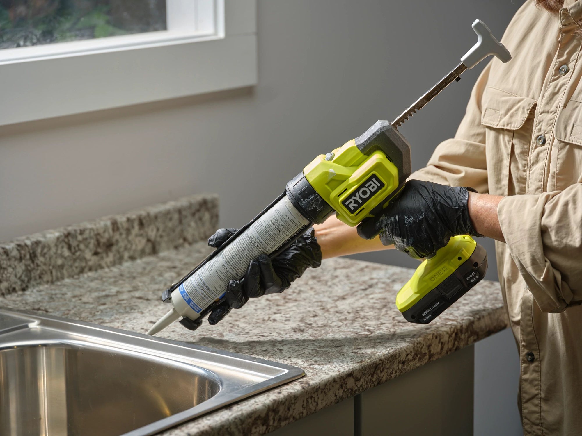 18V ONE+ 10 oz. Caulk and Adhesive Gun
