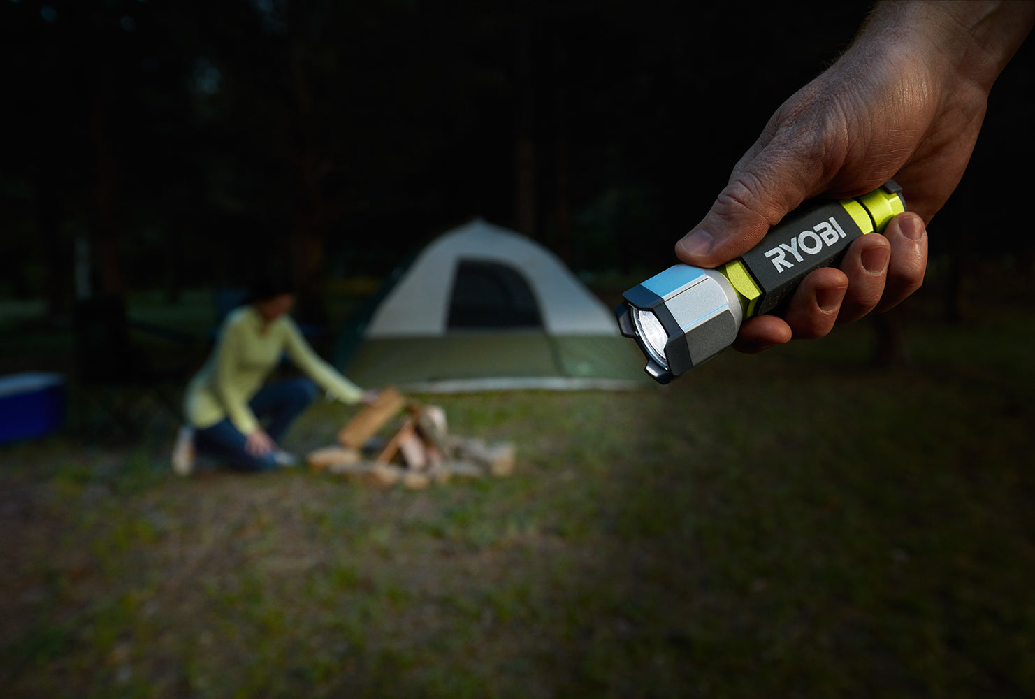 Alkaline Flashlight (2-pack)